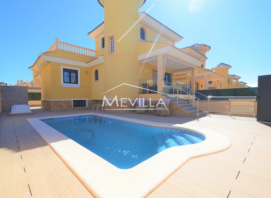 Resales - Villa - Orihuela Costa - Villamartin