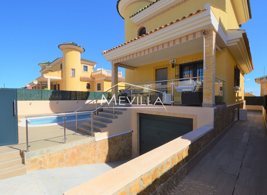 Resales - Villa - Orihuela Costa - Villamartin