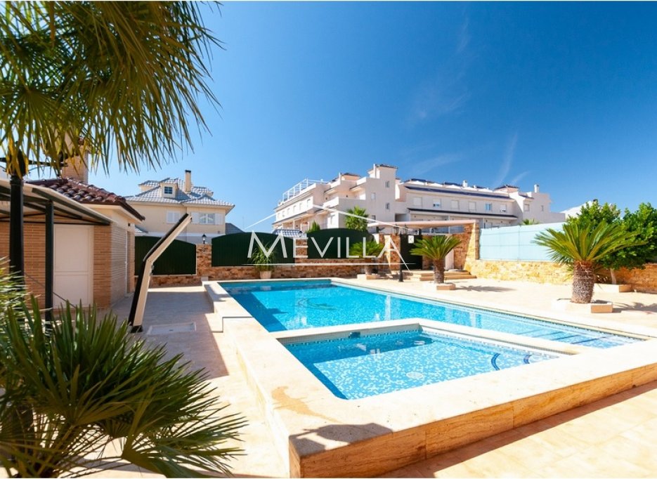 Resales - Villa - Torrevieja - La Veleta