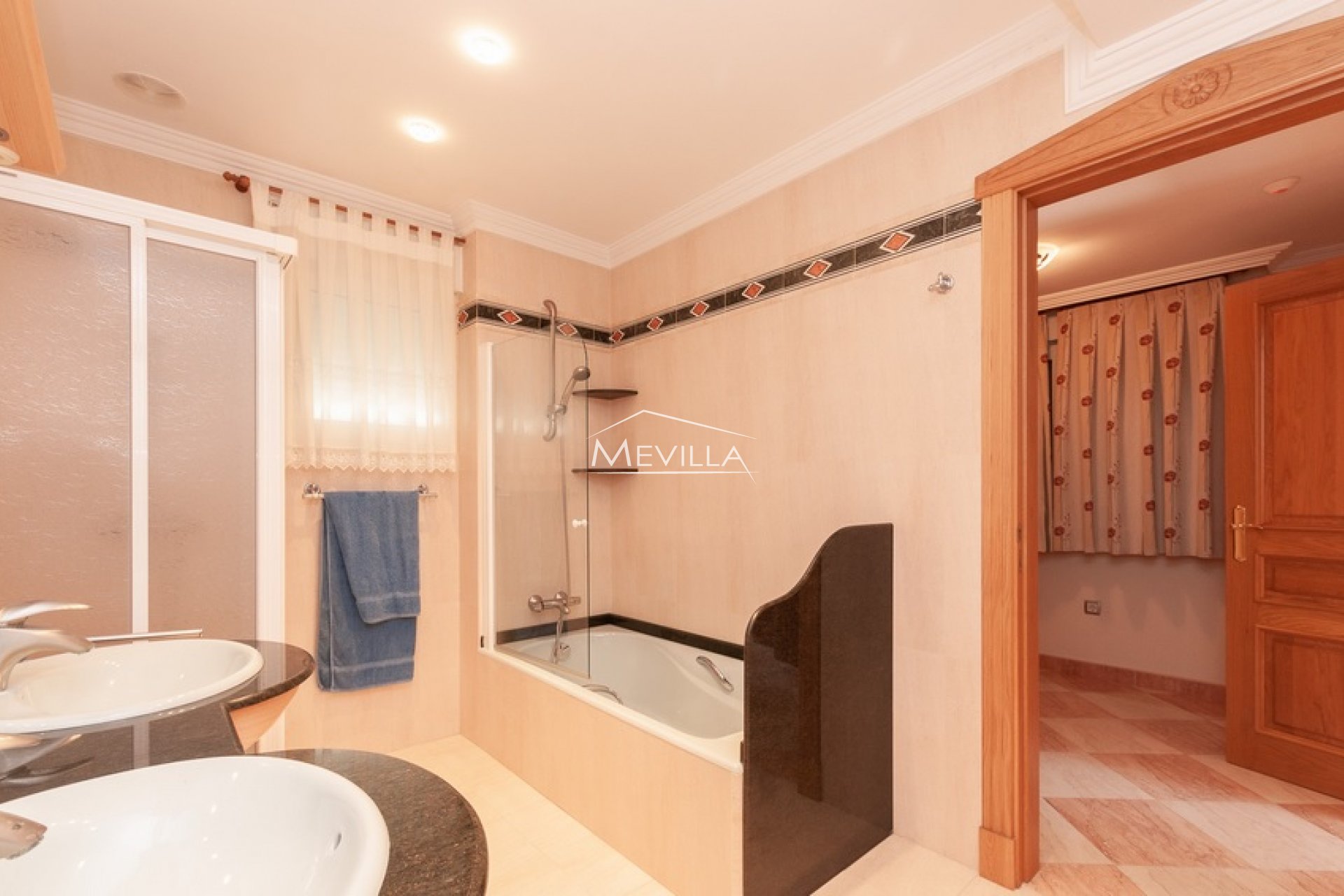 Resales - Villa - Torrevieja - La Veleta