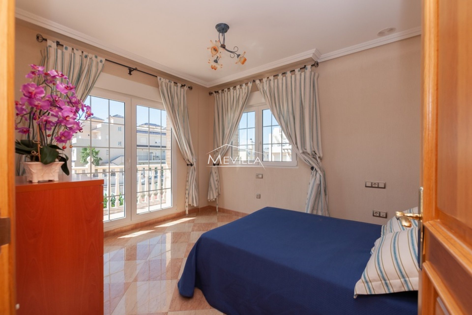 Resales - Villa - Torrevieja - La Veleta