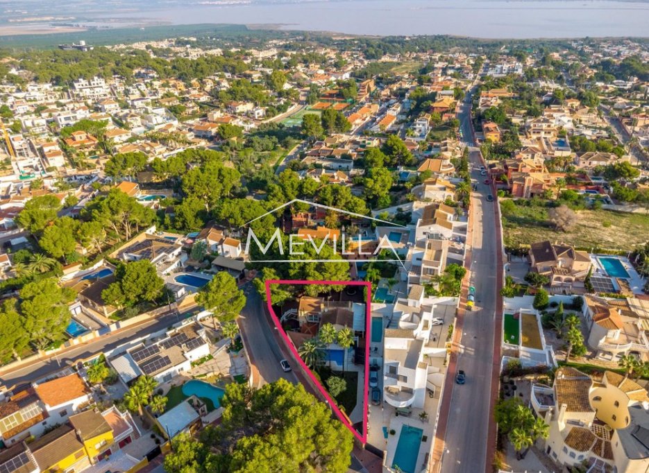 Resales - Villa - Torrevieja - Los Balcones