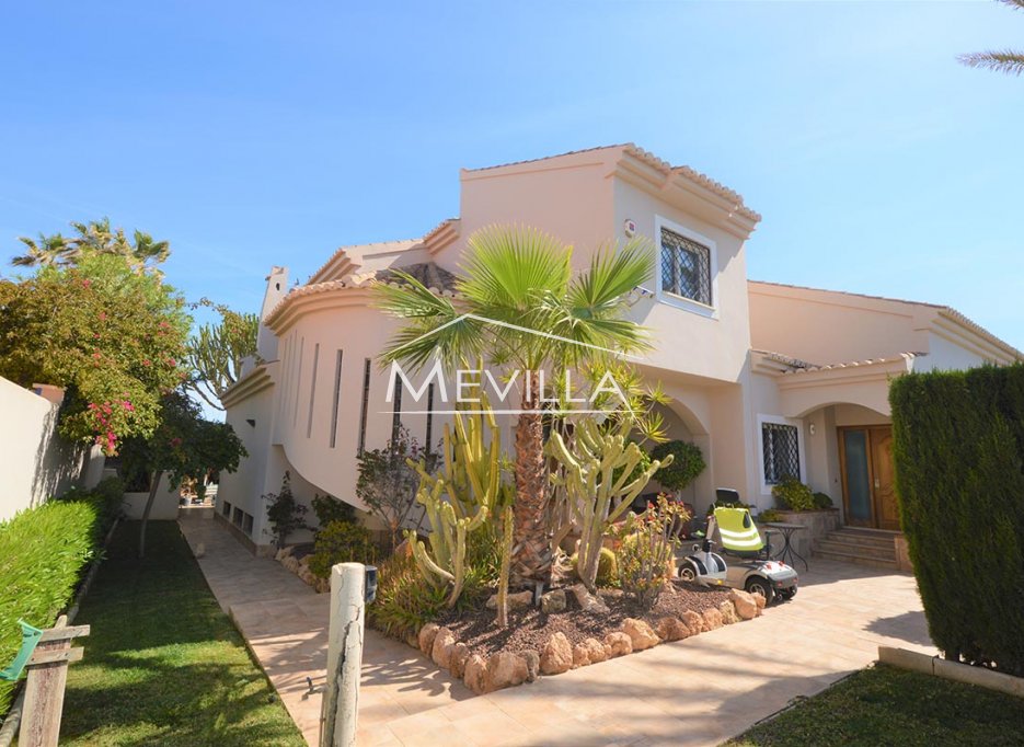 Resales - Villa - Torrevieja