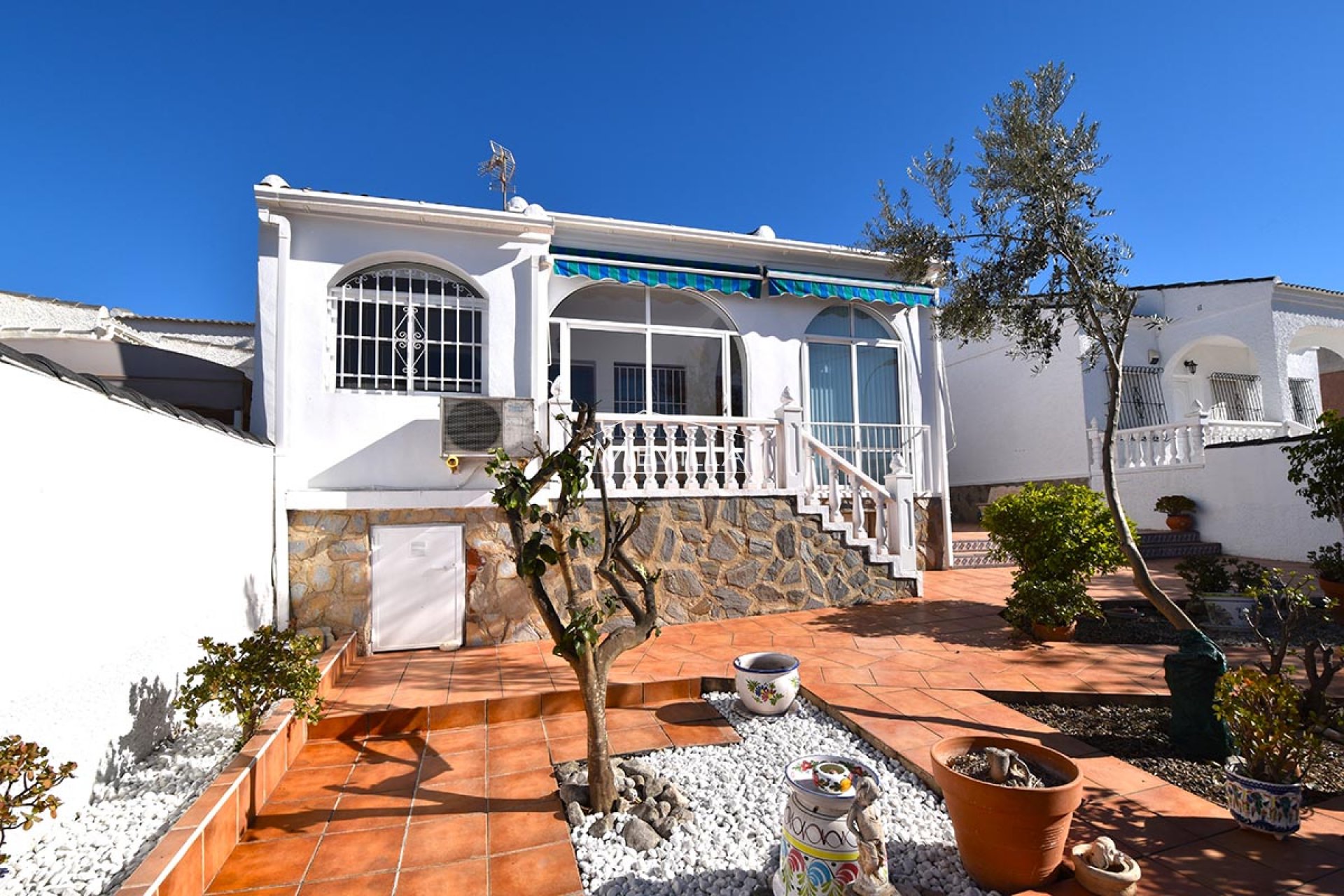 Resales - Villa - Torrevieja