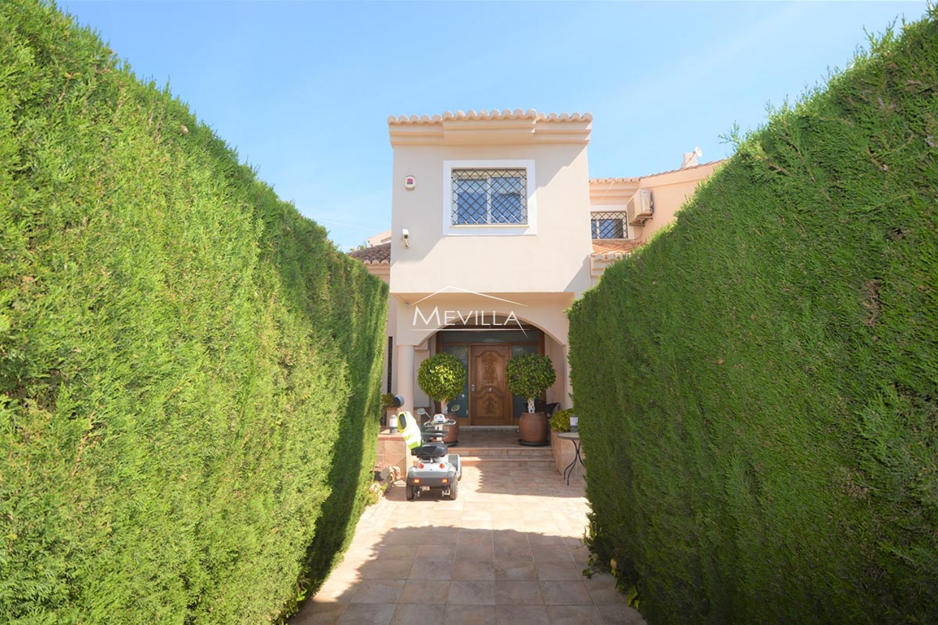 Resales - Villa - Torrevieja