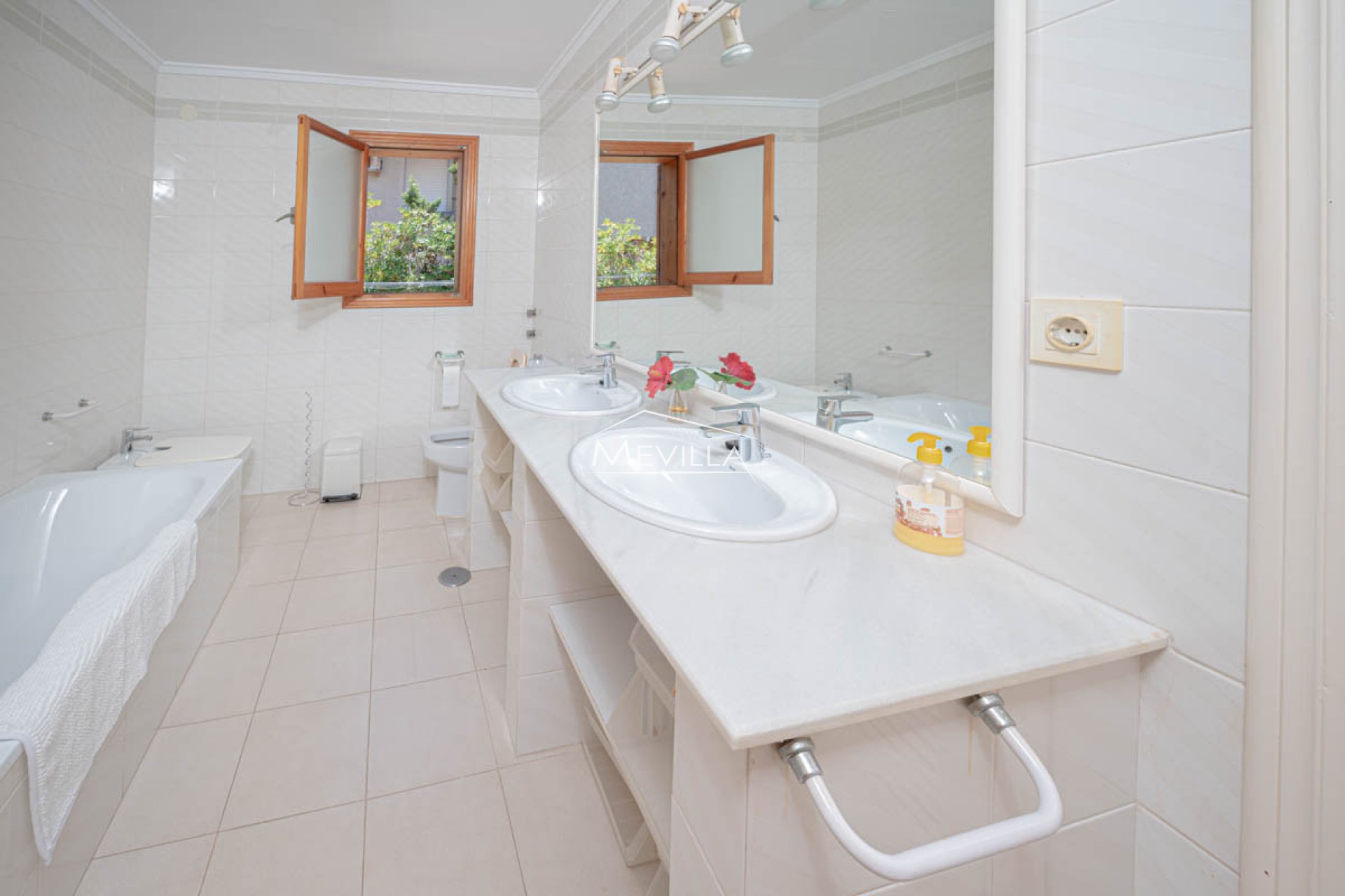 Reventas - Chalet / Villa - Orihuela Costa - Cabo Roig