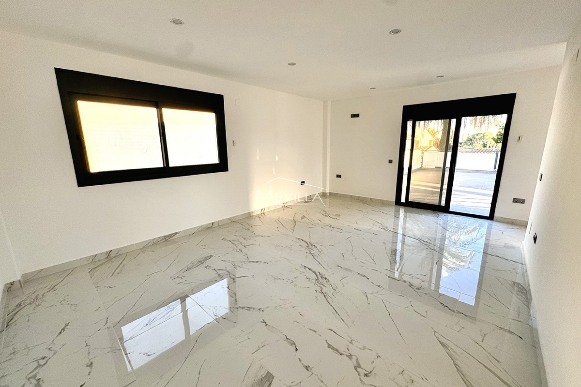 Reventas - Chalet / Villa - Orihuela Costa - Campoamor