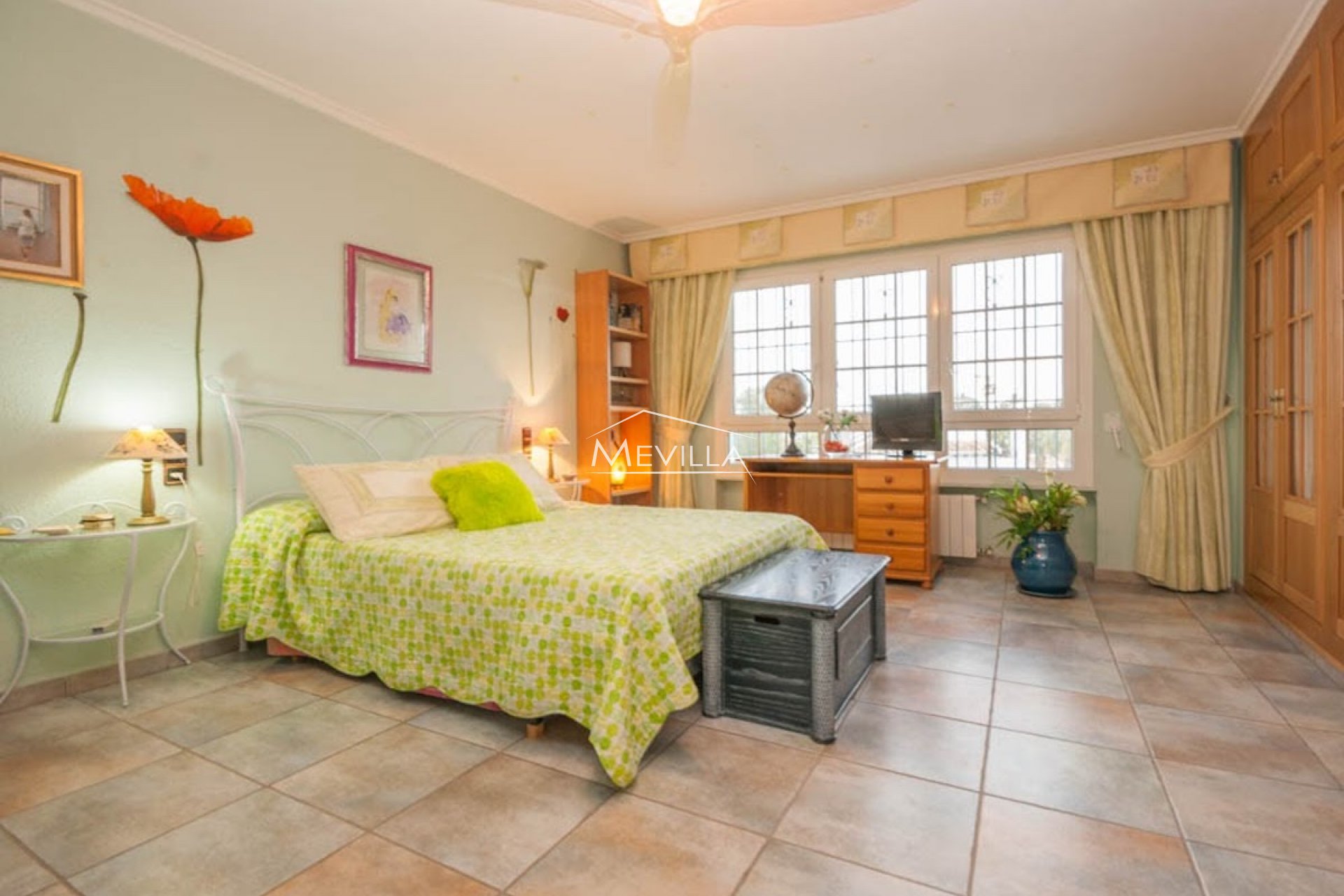 Reventas - Chalet / Villa - Orihuela Costa - La Zenia