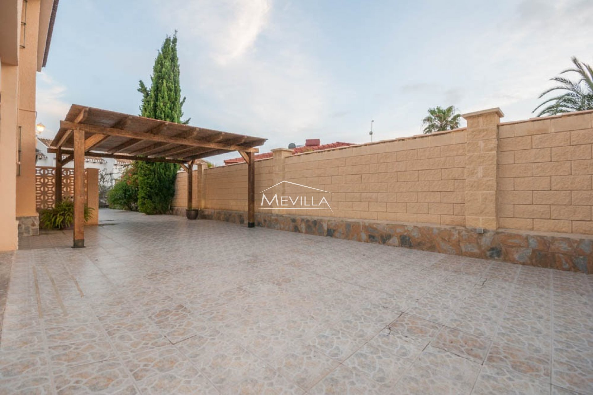 Reventas - Chalet / Villa - Orihuela Costa - La Zenia