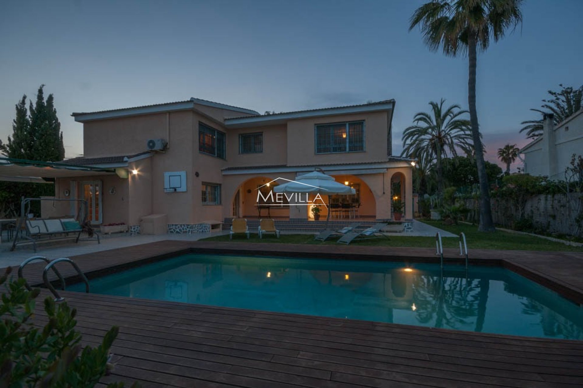 Reventas - Chalet / Villa - Orihuela Costa - La Zenia