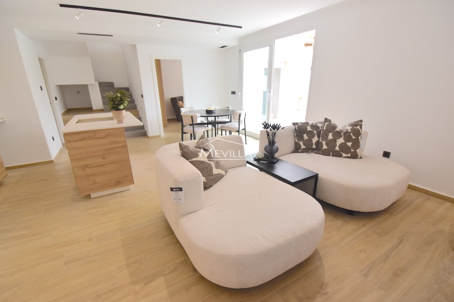 Reventas - Chalet / Villa - Orihuela Costa - La Zenia