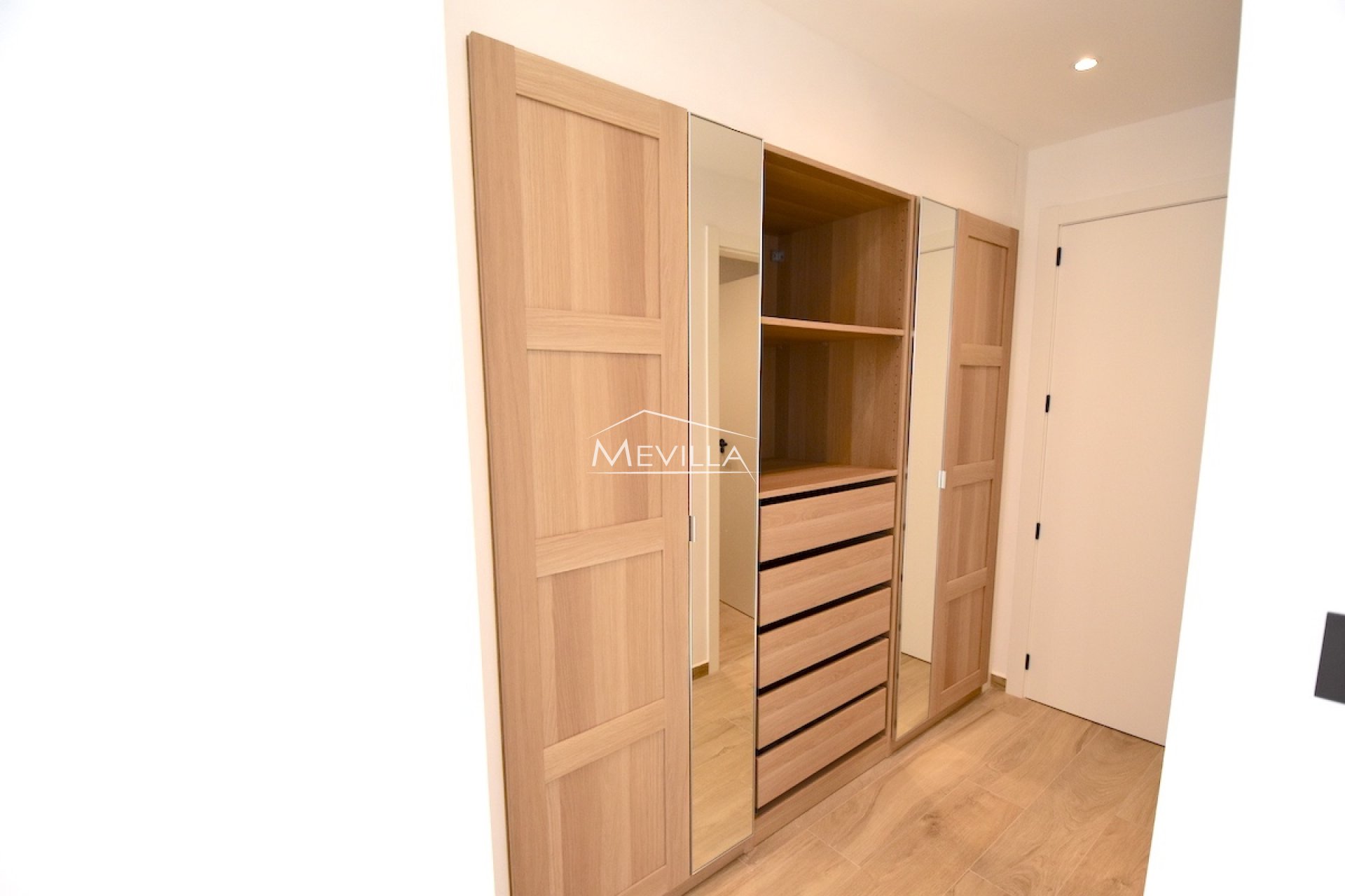 Reventas - Chalet / Villa - Orihuela Costa - La Zenia