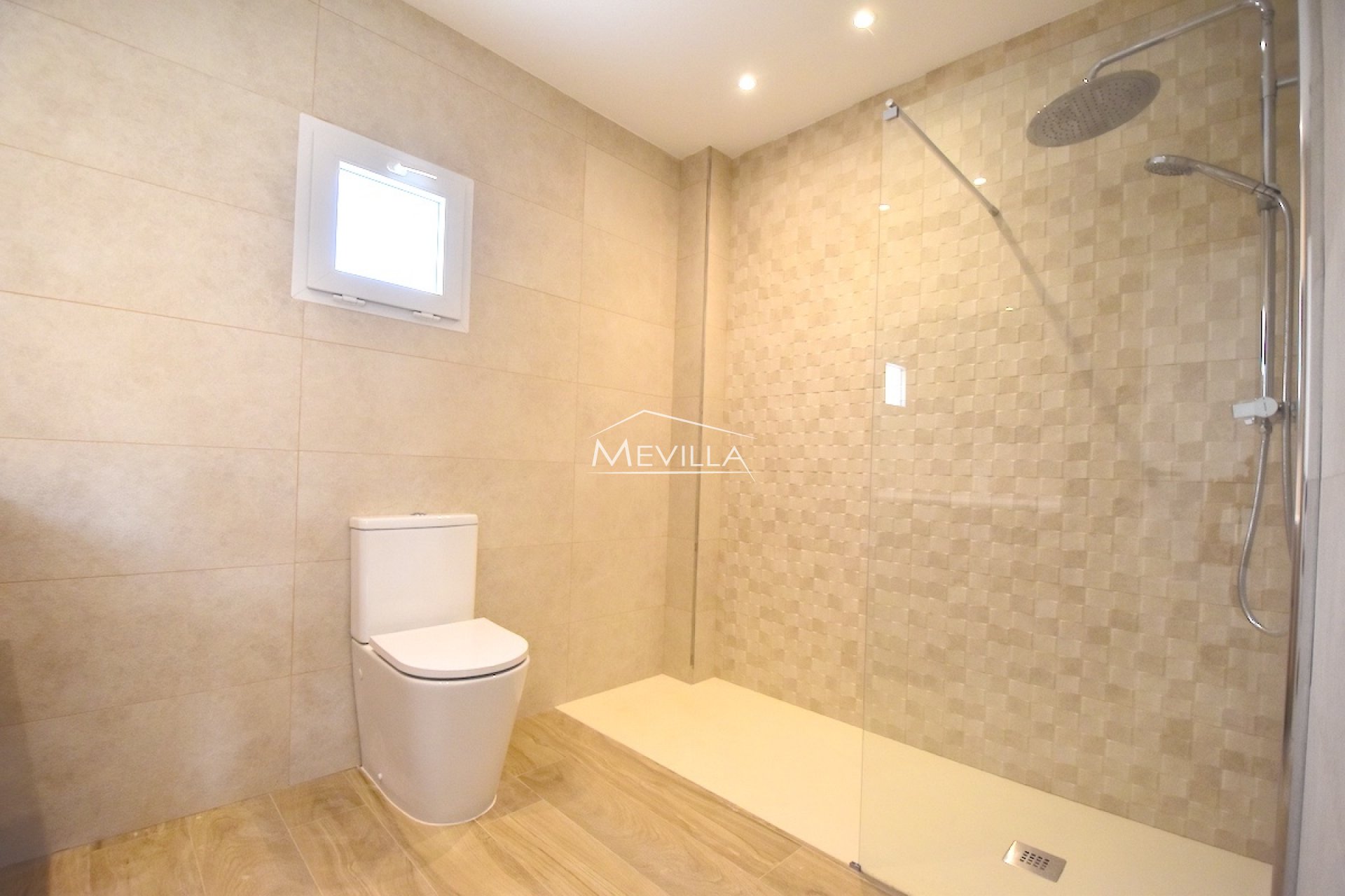 Reventas - Chalet / Villa - Orihuela Costa - La Zenia