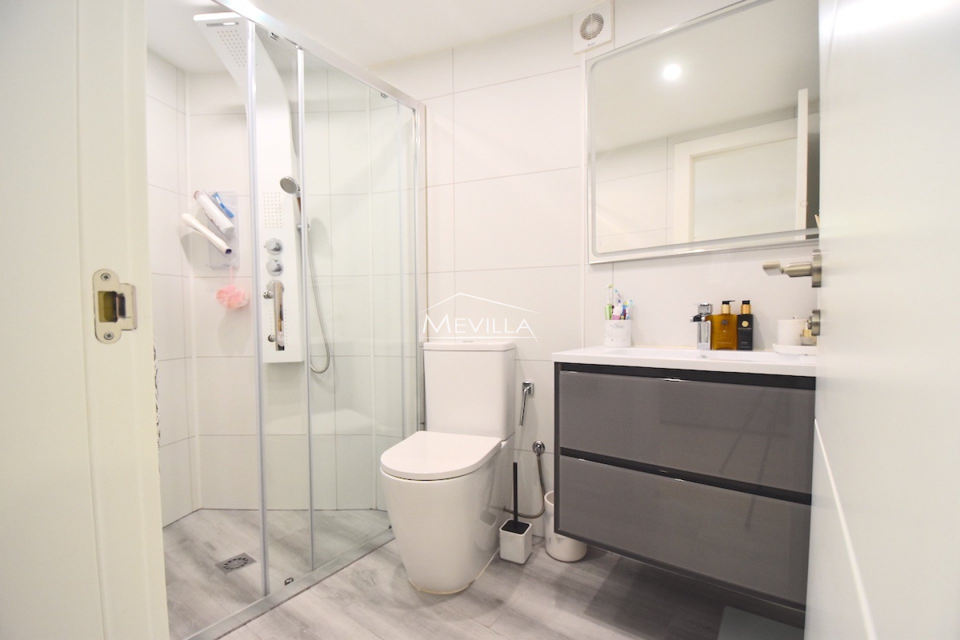 Reventas - Chalet / Villa - Orihuela Costa - La Zenia