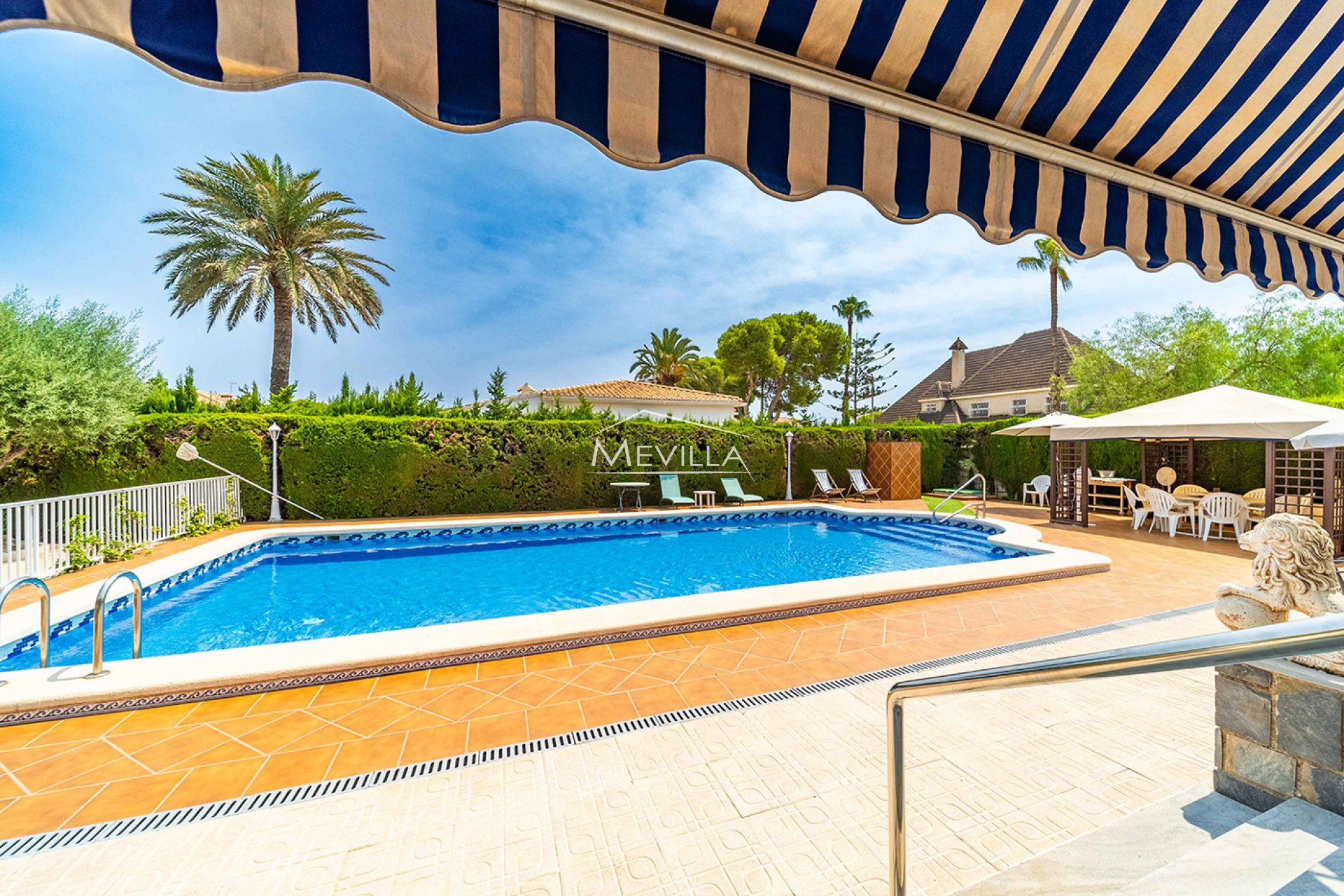Reventas - Chalet / Villa - Orihuela Costa - La Zenia