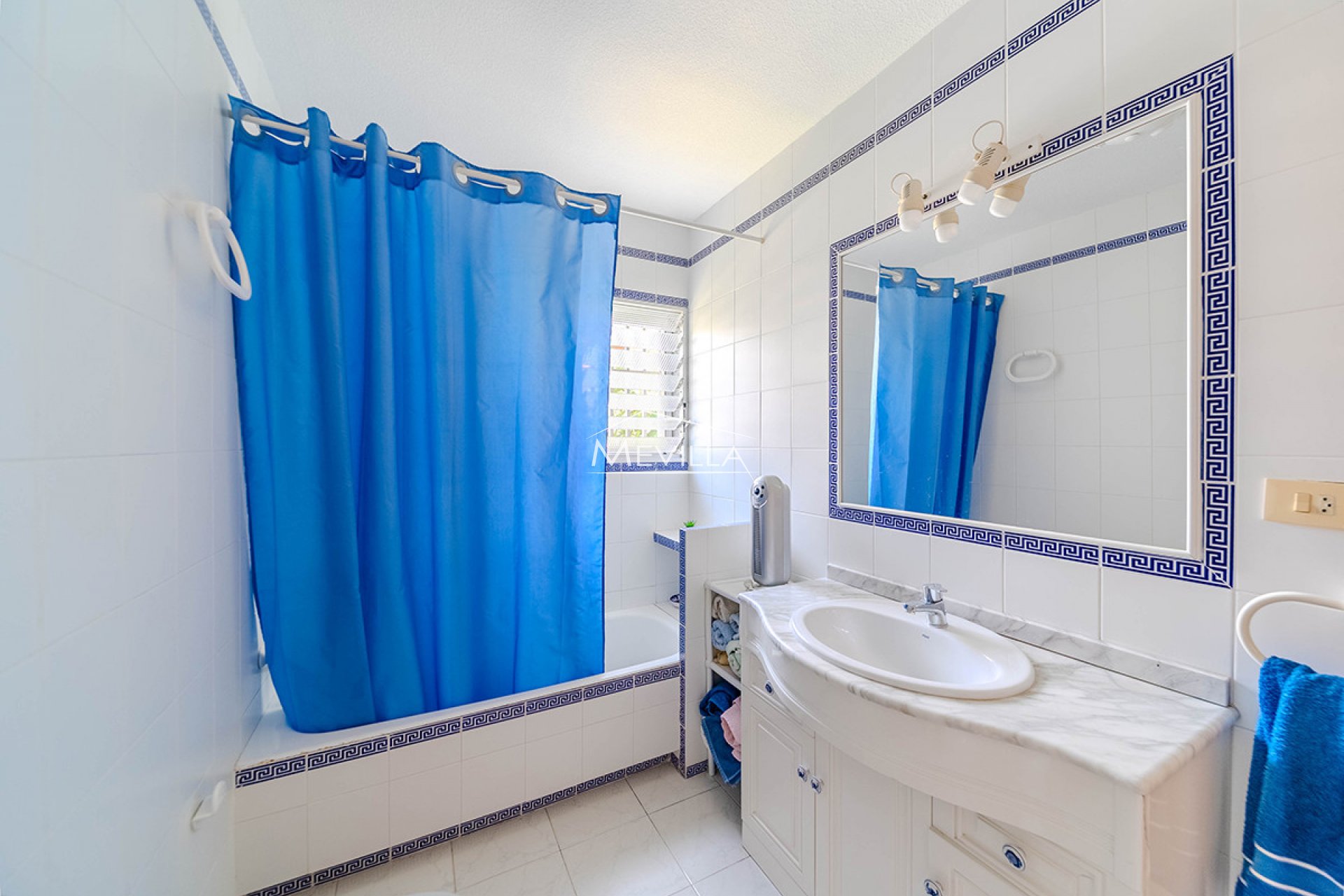 Reventas - Chalet / Villa - Orihuela Costa - La Zenia