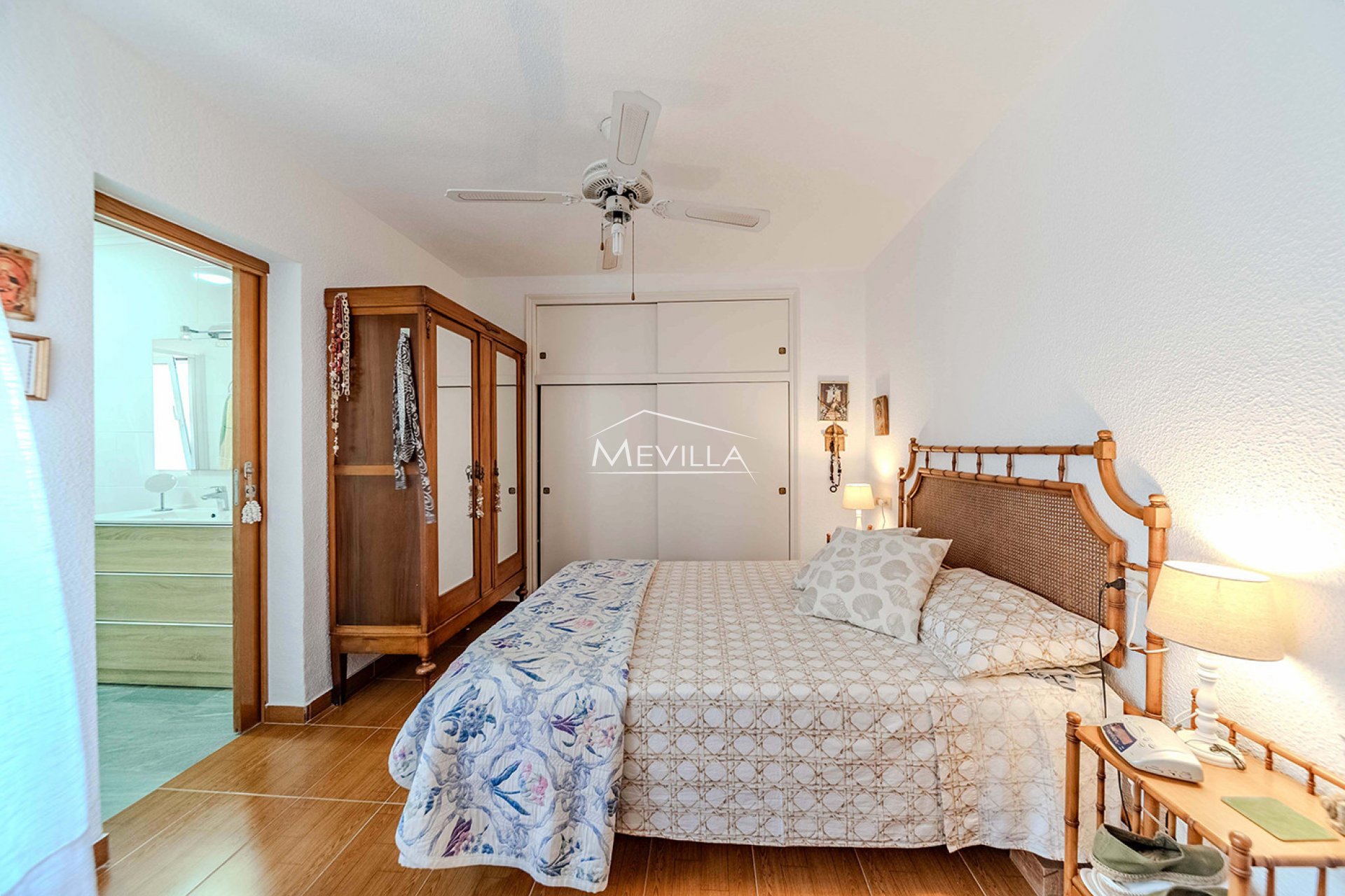 Reventas - Chalet / Villa - Orihuela Costa - La Zenia