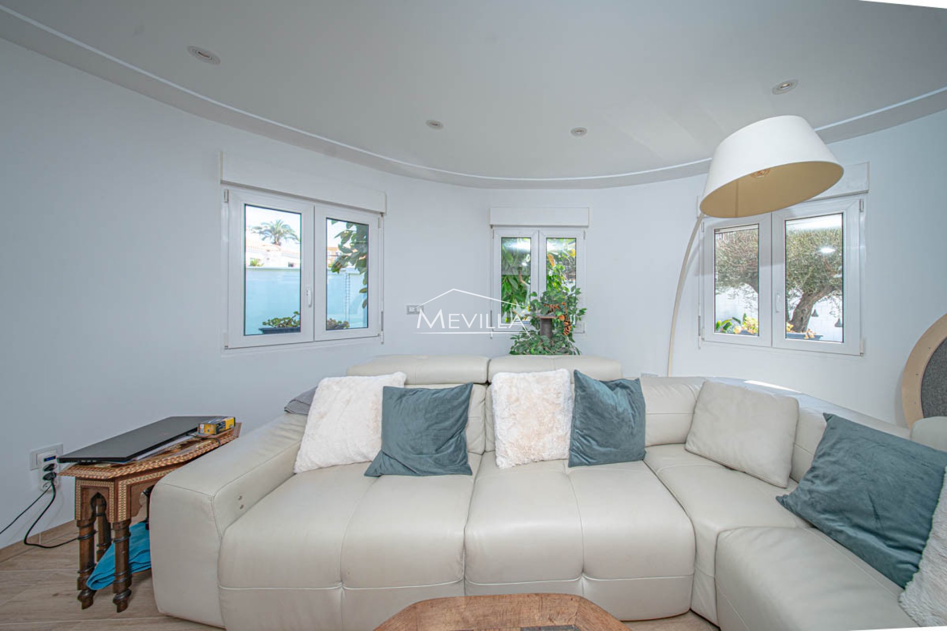 Reventas - Chalet / Villa - Orihuela Costa - La Zenia