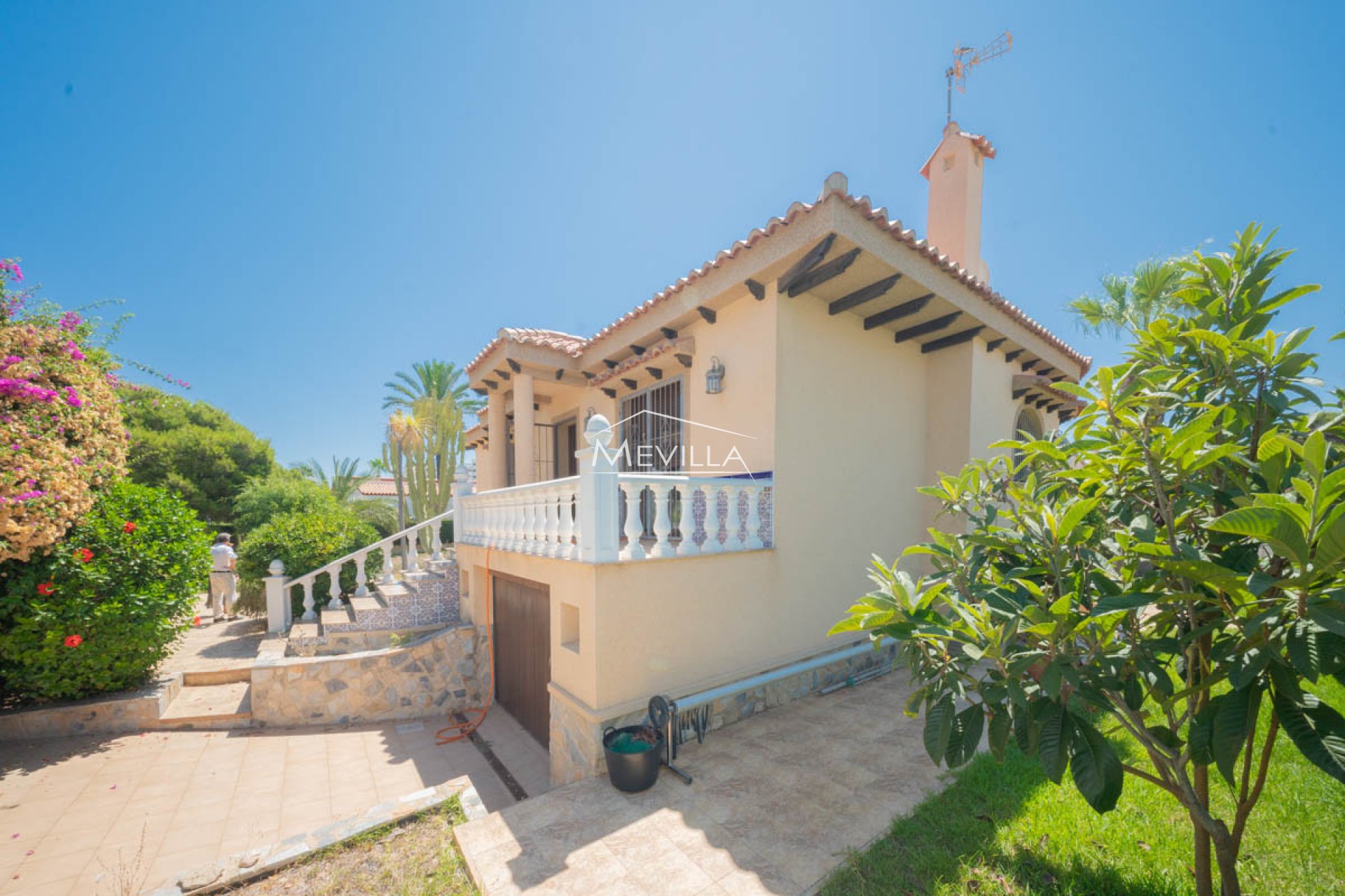 Reventas - Chalet / Villa - Orihuela Costa - La Zenia