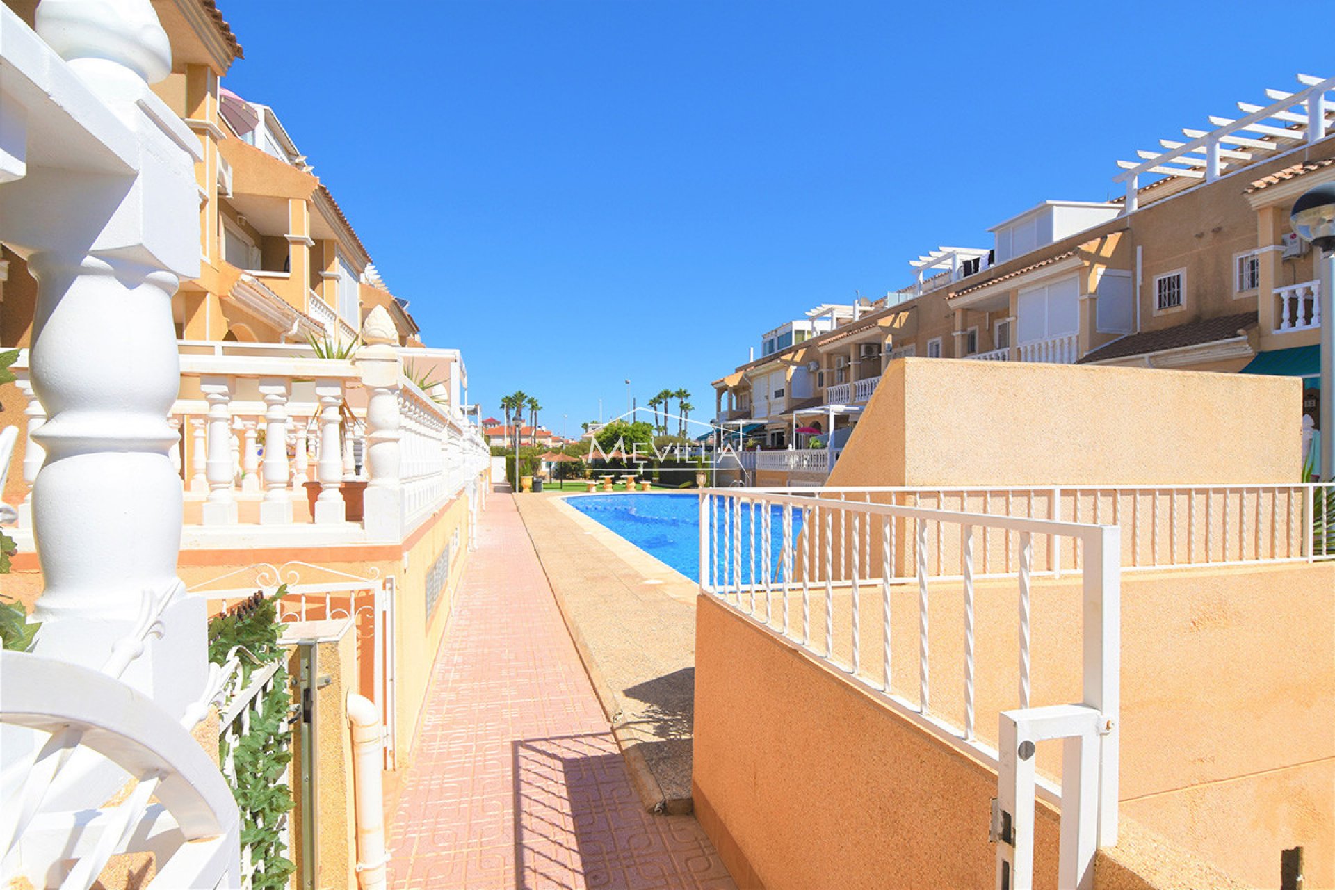 Reventas - Chalet / Villa - Orihuela Costa - Playa Flamenca