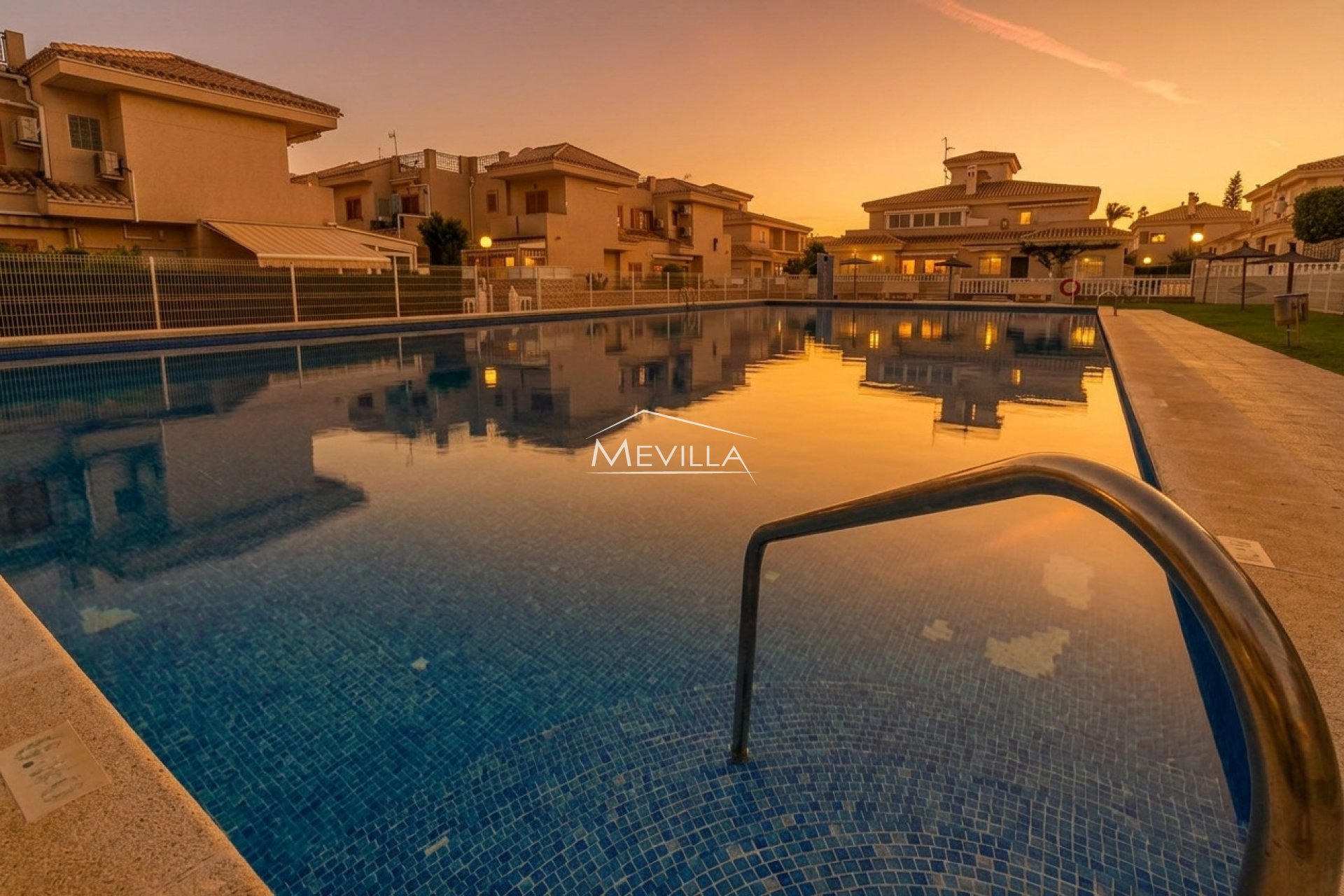 Reventas - Chalet / Villa - Orihuela Costa - Playa Flamenca
