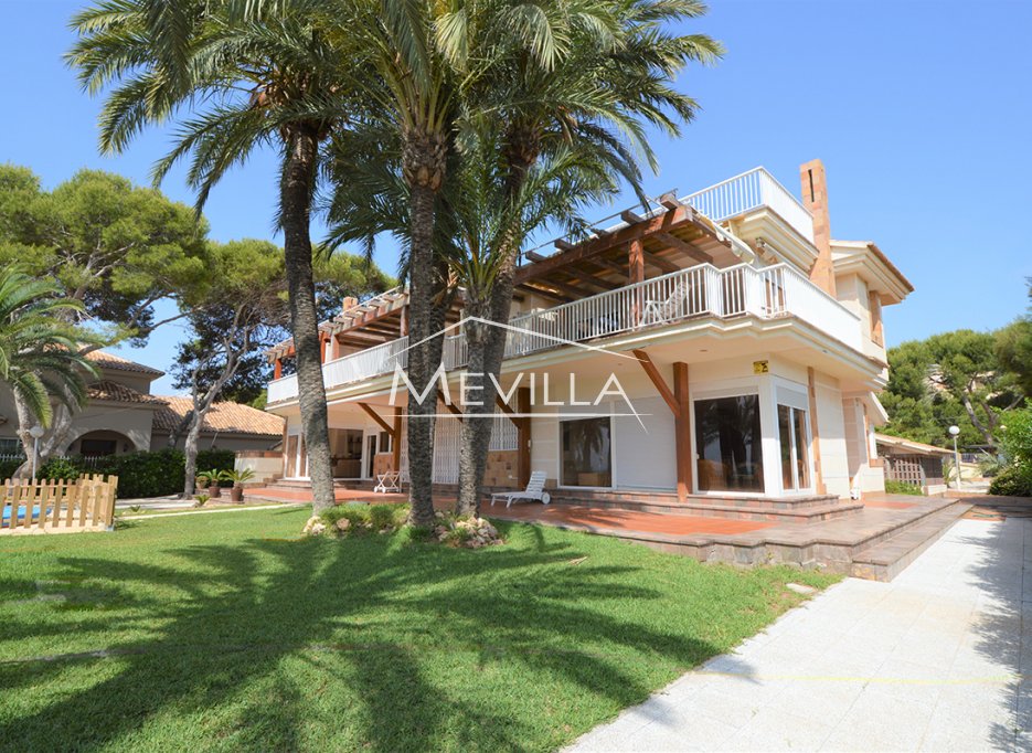 Reventas - Chalet / Villa - Orihuela Costa - Punta Prima
