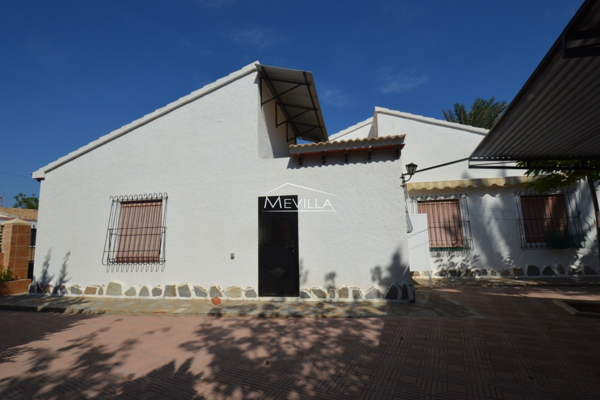 Reventas - Chalet / Villa - Orihuela Costa - Punta Prima