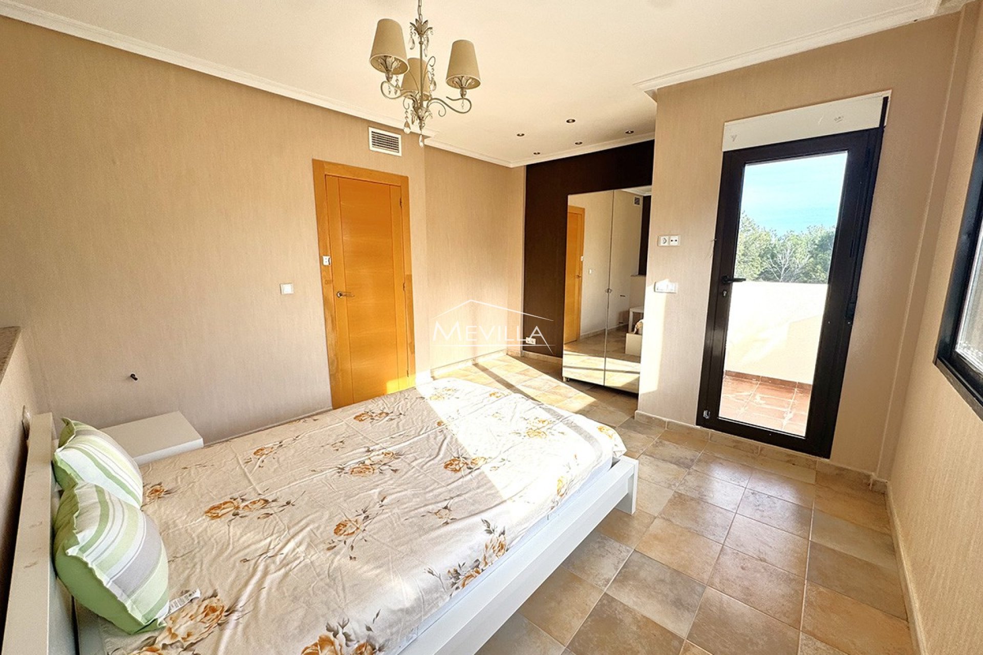 Reventas - Chalet / Villa - Orihuela Costa - Villamartin