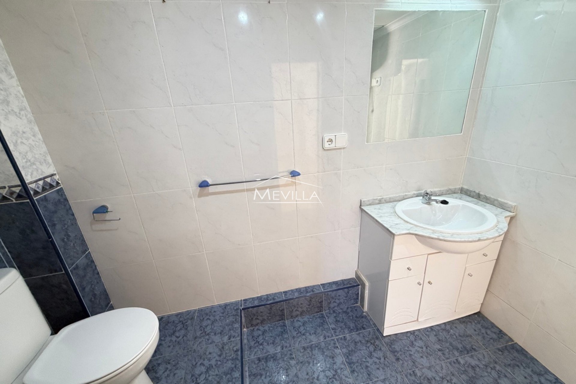 Reventas - Chalet / Villa - Orihuela Costa - Villamartin