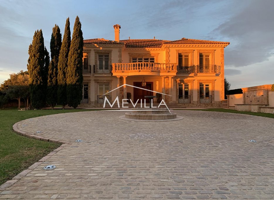 Reventas - Chalet / Villa - Orihuela