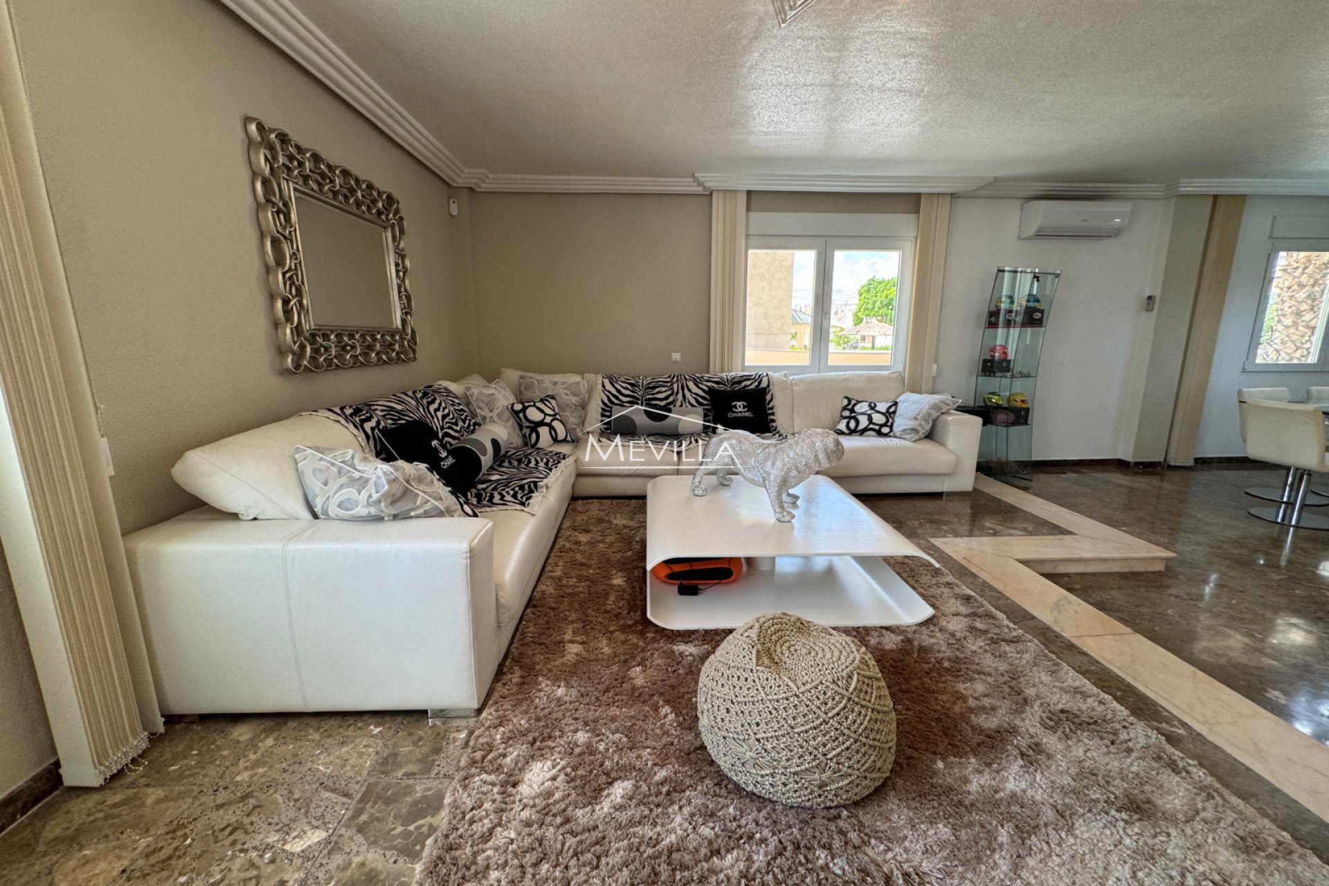 Reventas - Chalet / Villa - Orihuela