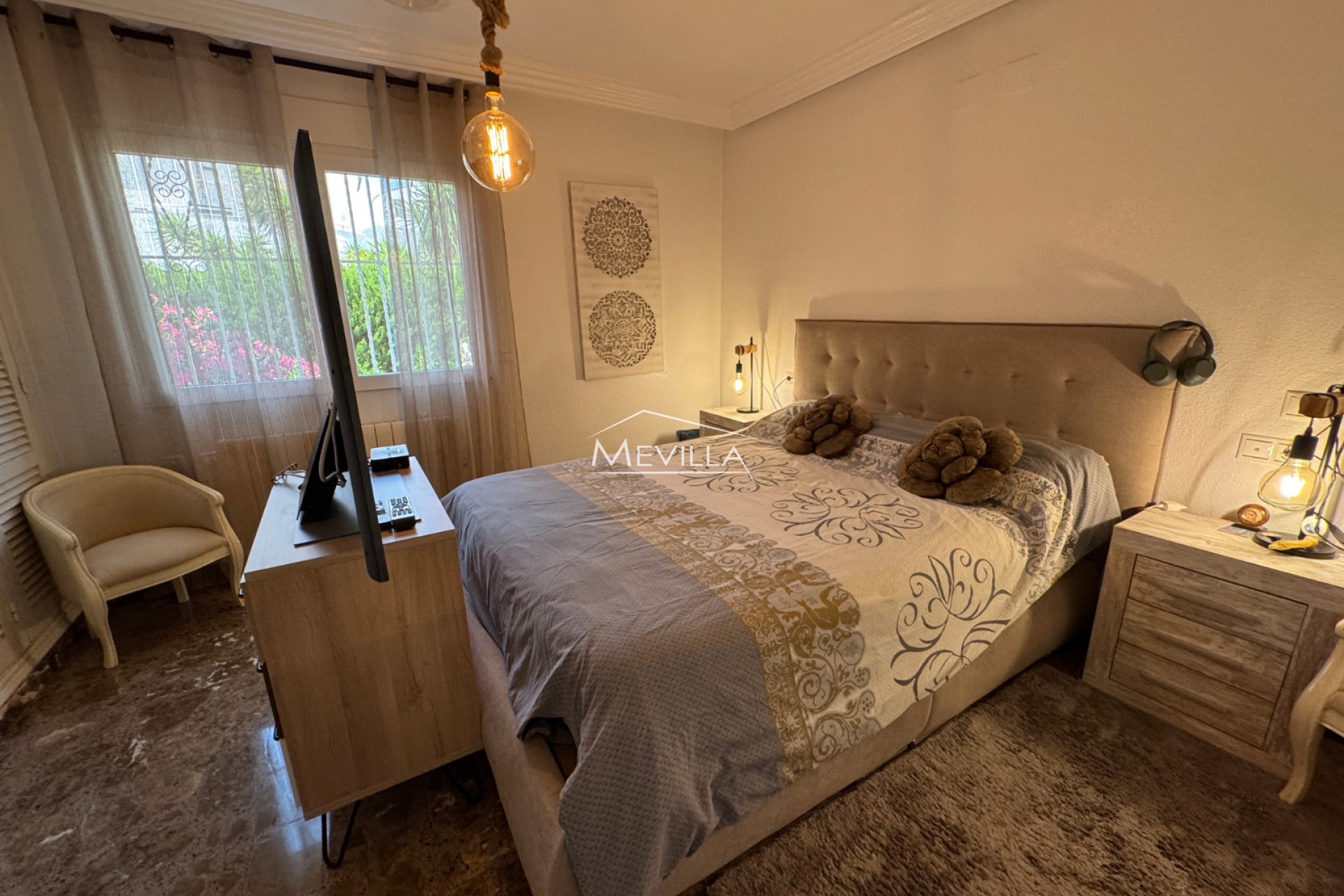 Reventas - Chalet / Villa - Orihuela