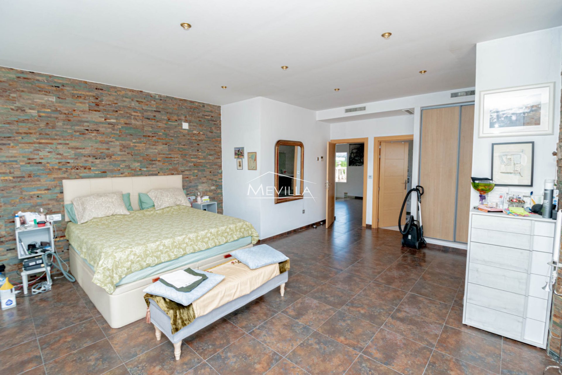 Reventas - Chalet / Villa - Orihuela