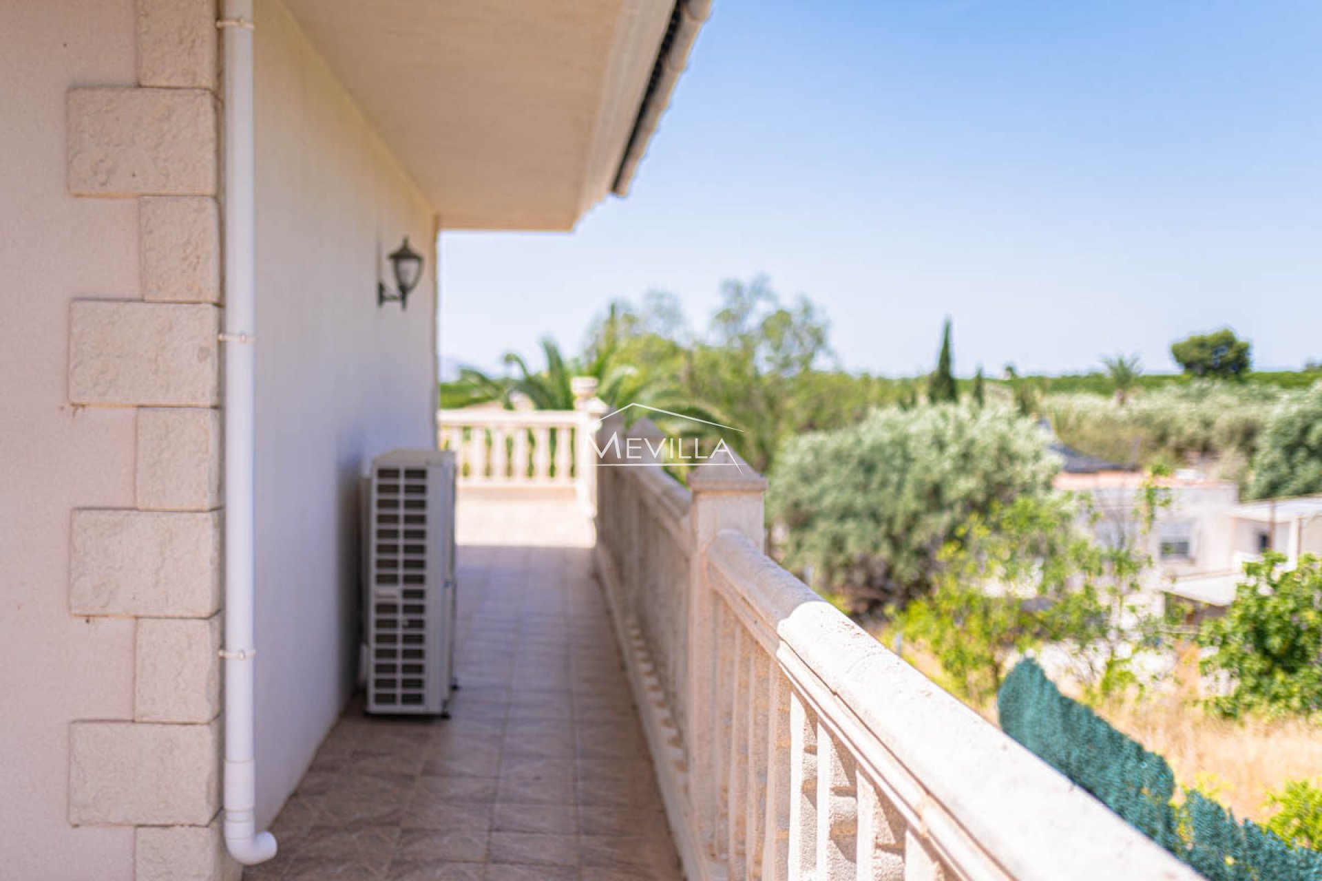 Reventas - Chalet / Villa - Orihuela