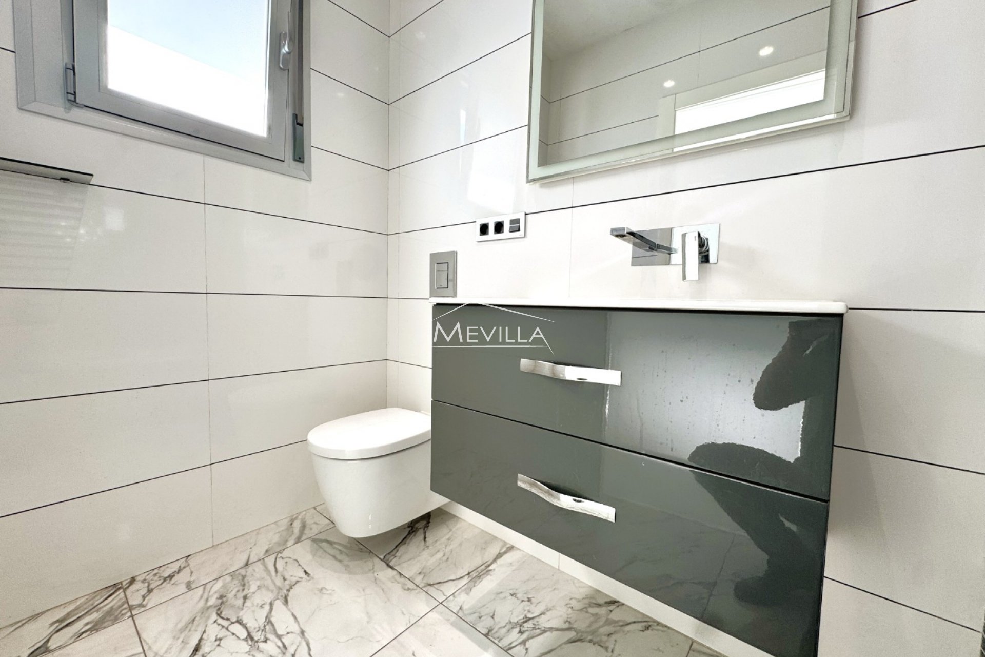 Reventas - Chalet / Villa - Pilar de la Horadada