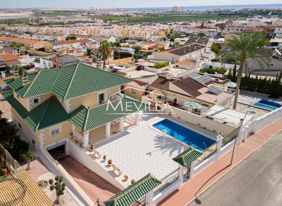 Reventas - Chalet / Villa - Torrevieja - Los Balcones