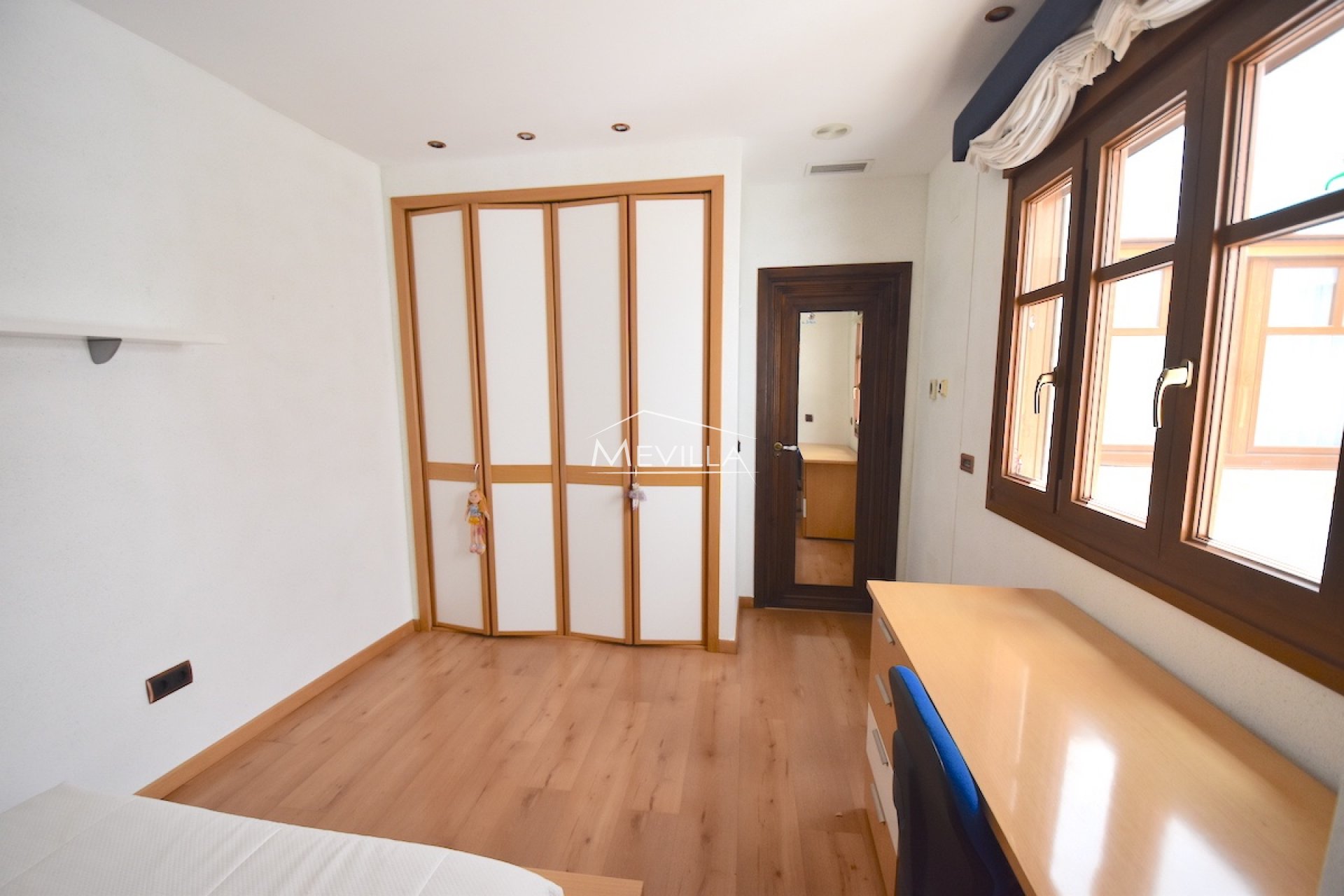 Reventas - Chalet / Villa - Torrevieja