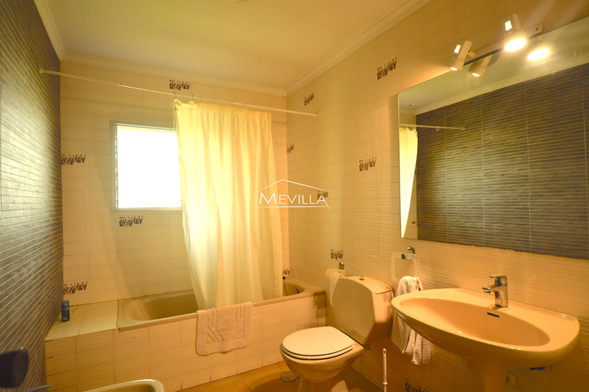 Reventes - Villa - Orihuela Costa - Campoamor