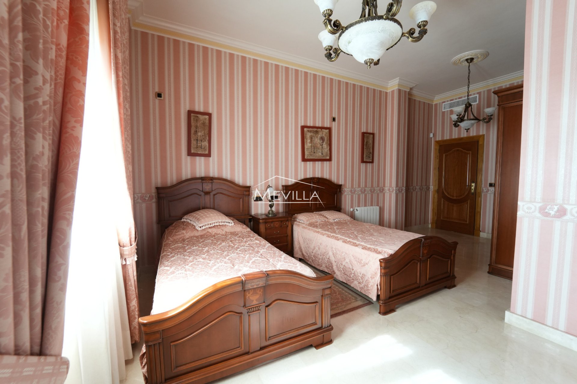 Reventes - Villa - Orihuela Costa - Campoamor