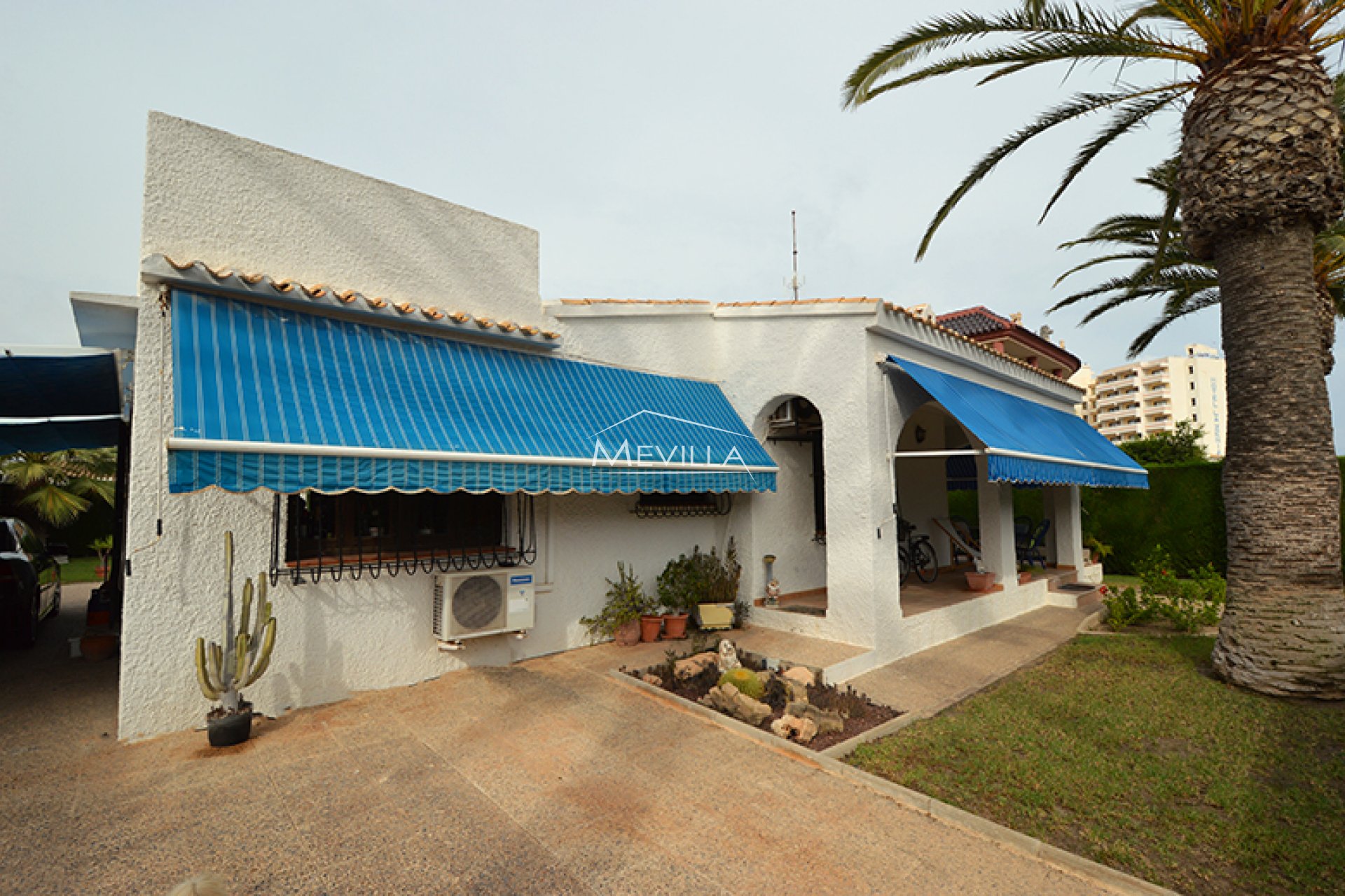 Reventes - Villa - Orihuela Costa - La Zenia