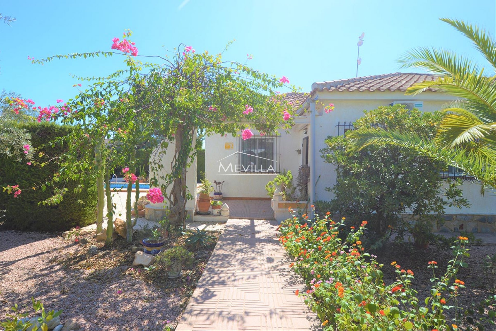 Reventes - Villa - Orihuela Costa - La Zenia
