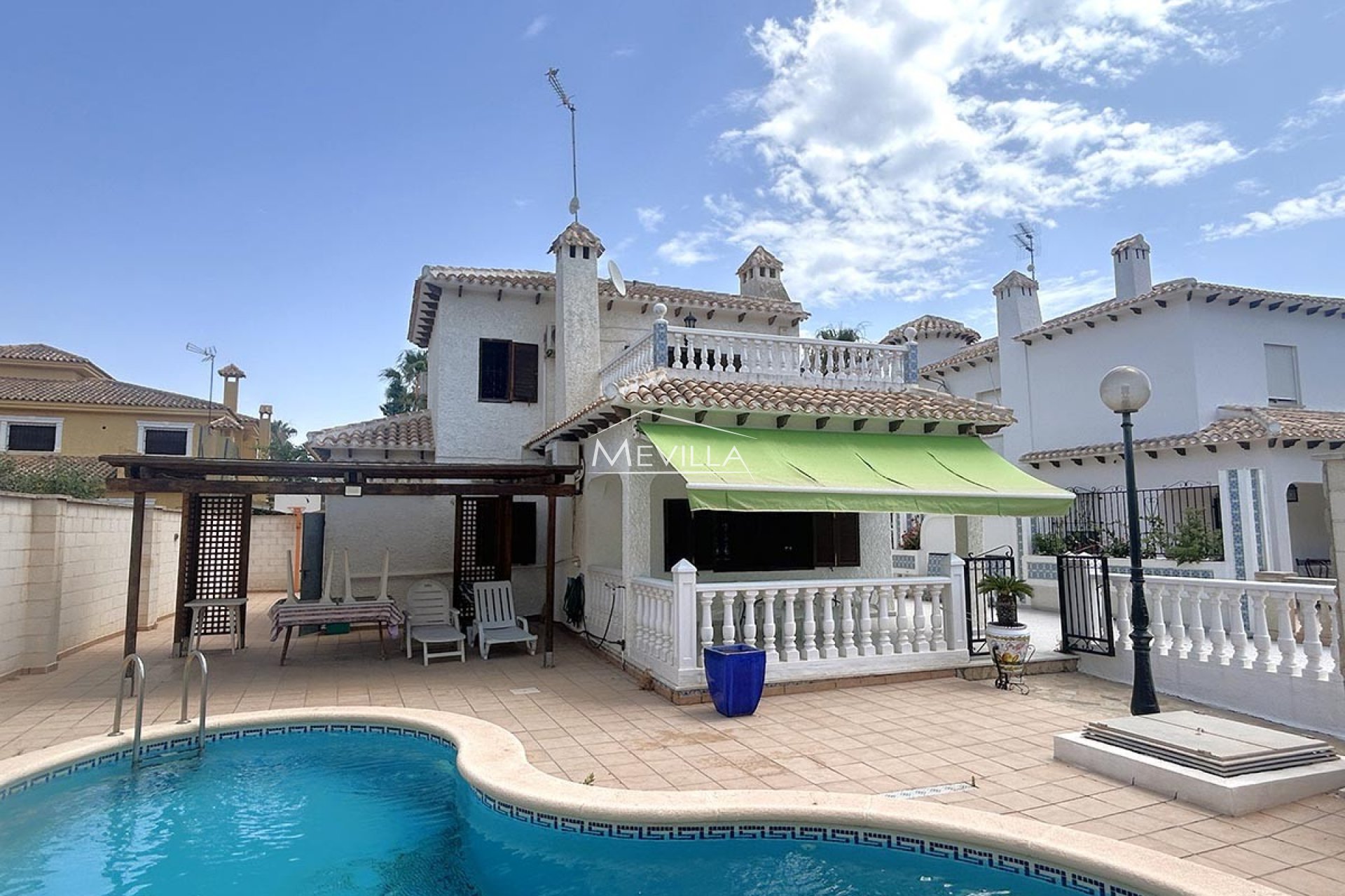 Reventes - Villa - Orihuela Costa - La Zenia