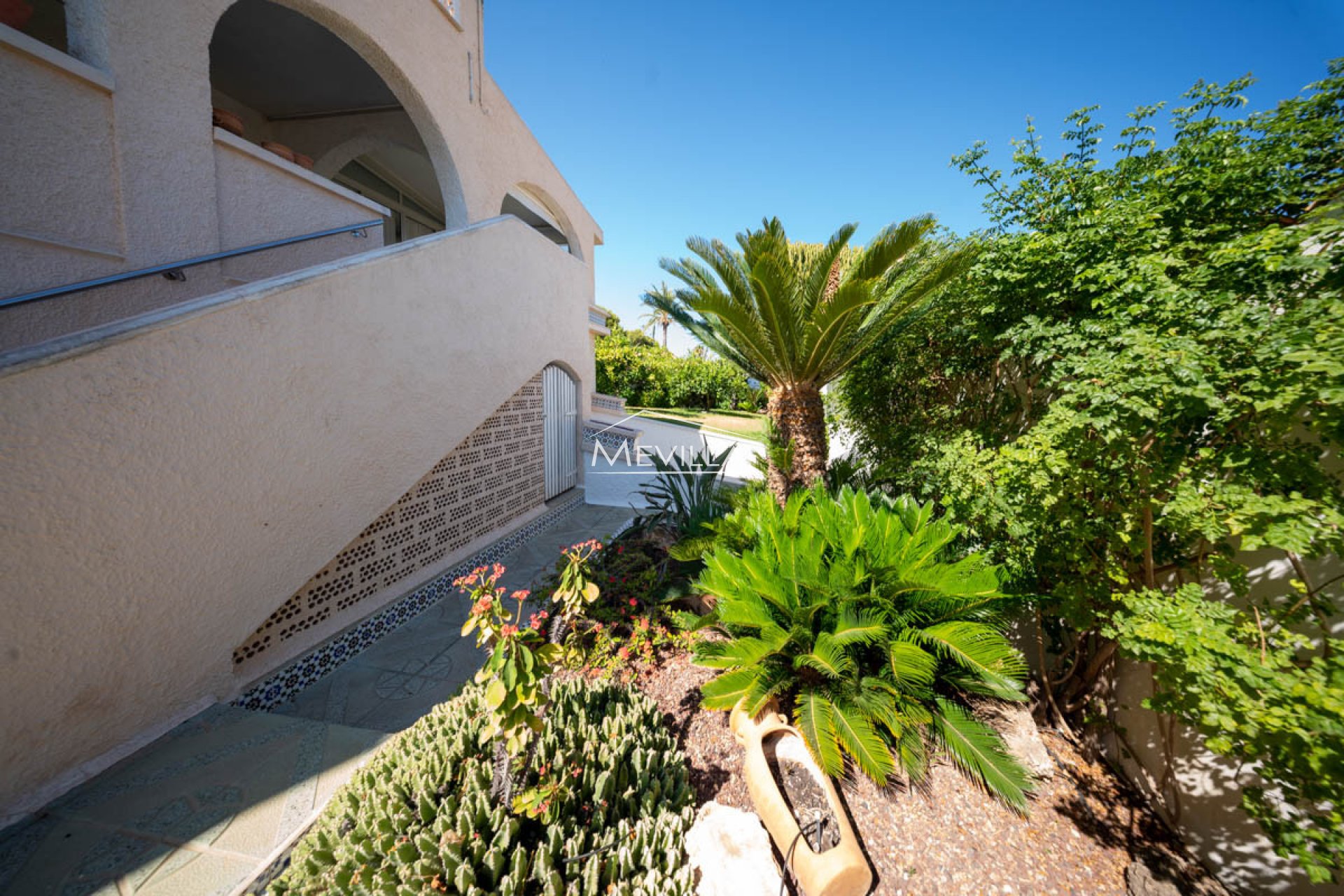 Reventes - Villa - Orihuela Costa - La Zenia