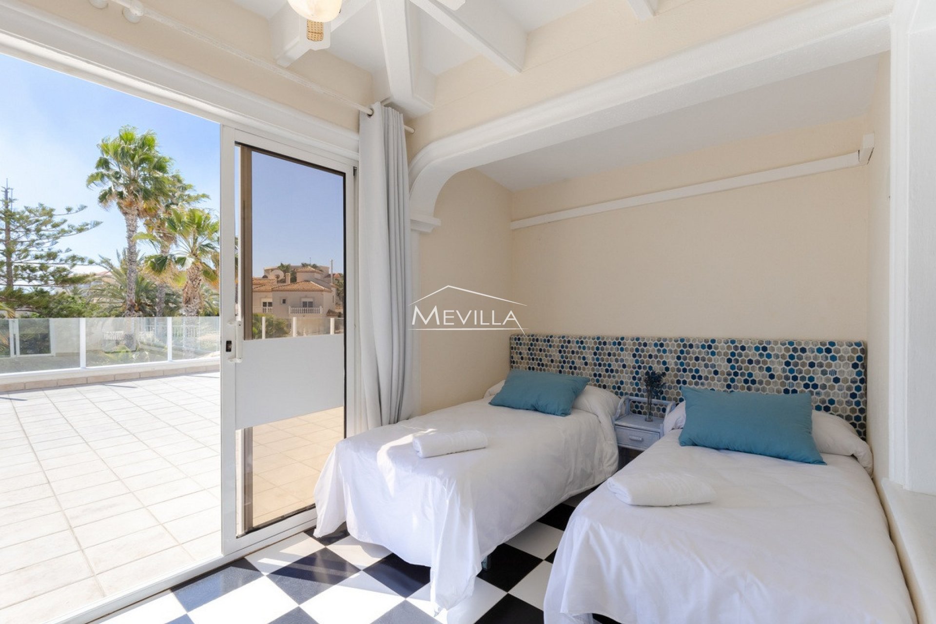 Reventes - Villa - Orihuela Costa - Playa Flamenca