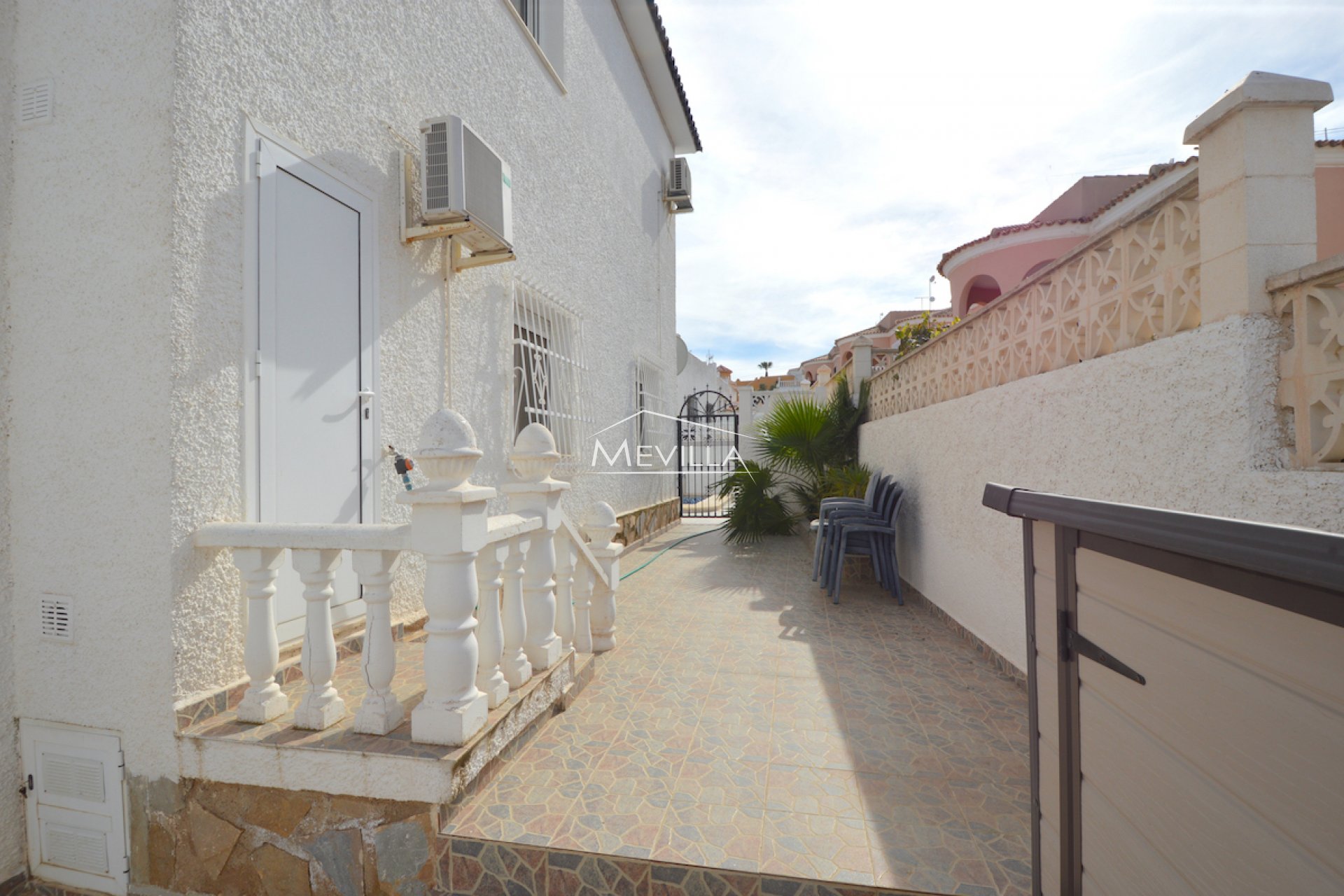 Reventes - Villa - Orihuela Costa - Villamartin