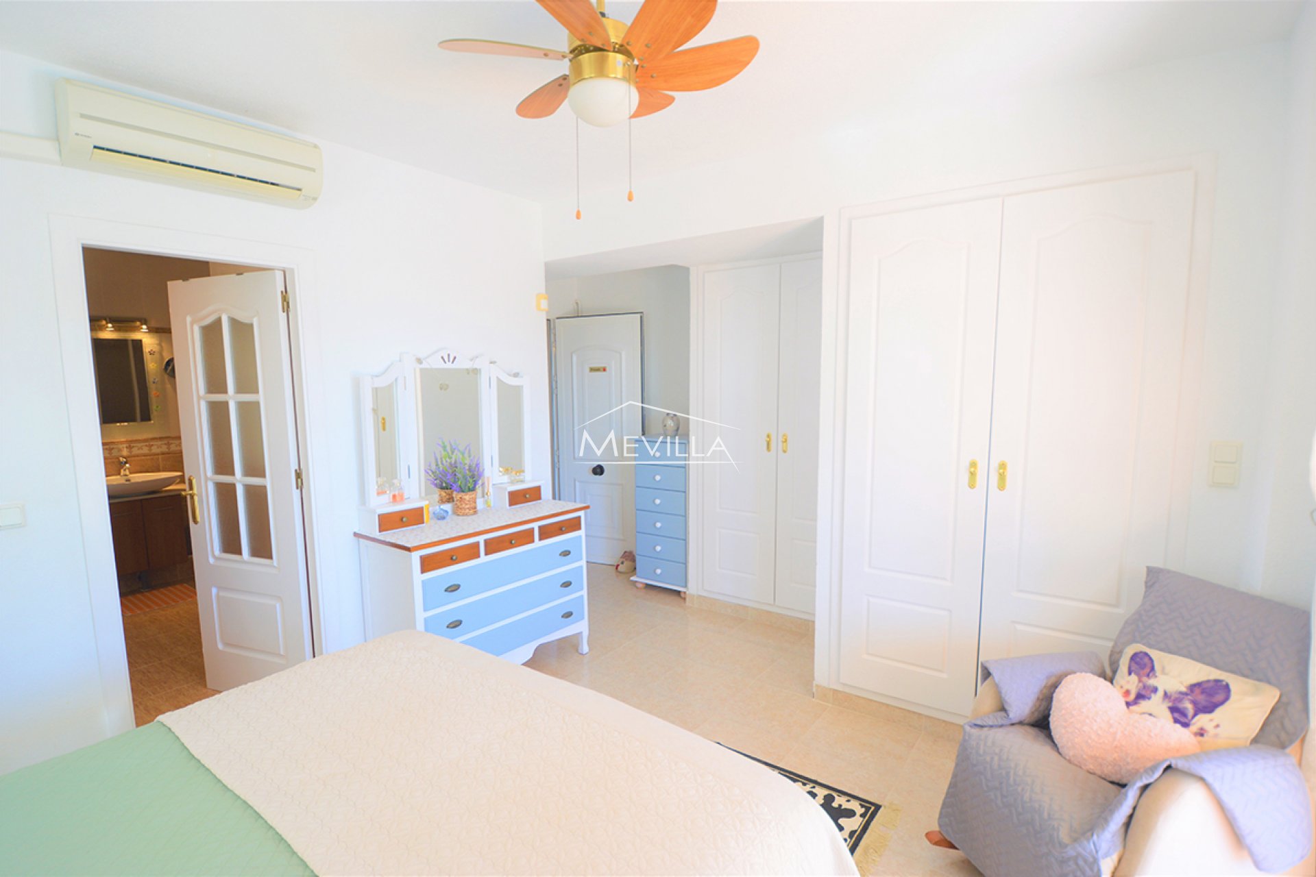 Reventes - Villa - Orihuela Costa - Villamartin