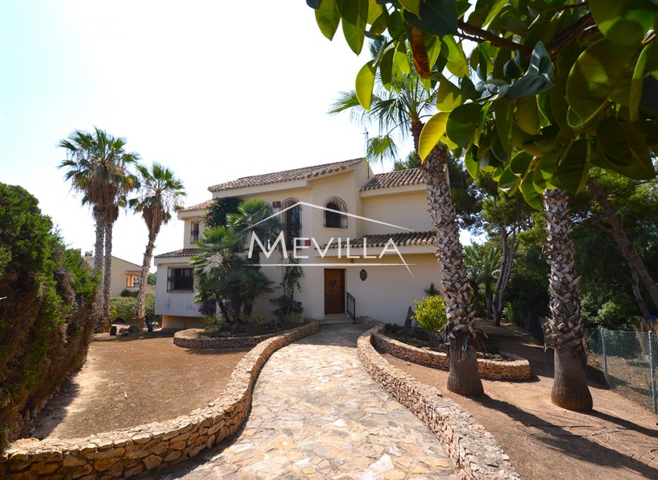 Reventes - Villa - Orihuela Costa - Villamartin