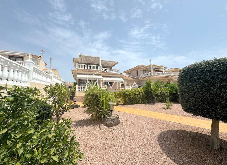 Reventes - Villa - Orihuela Costa - Villamartin
