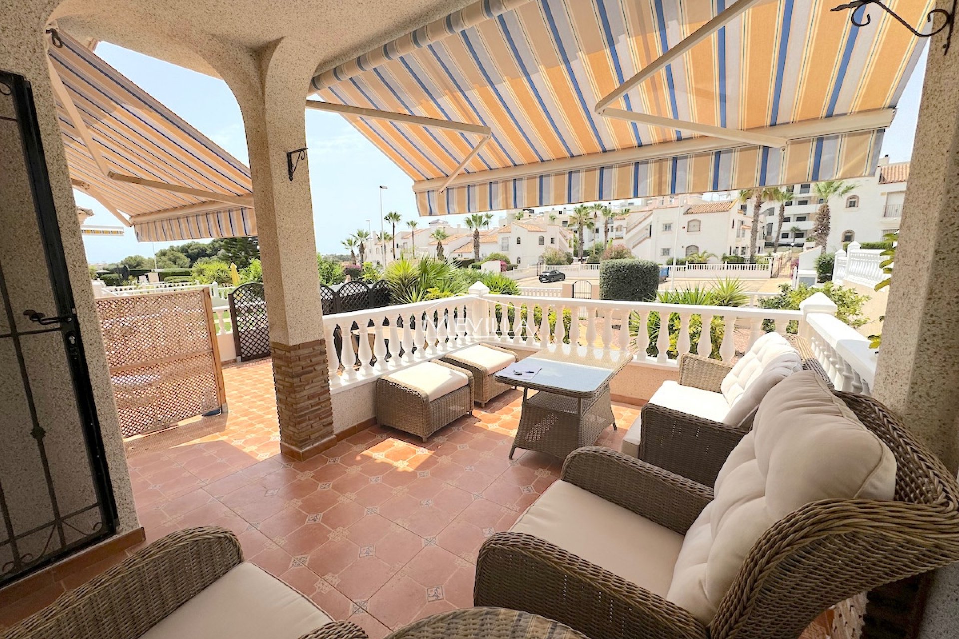 Reventes - Villa - Orihuela Costa - Villamartin