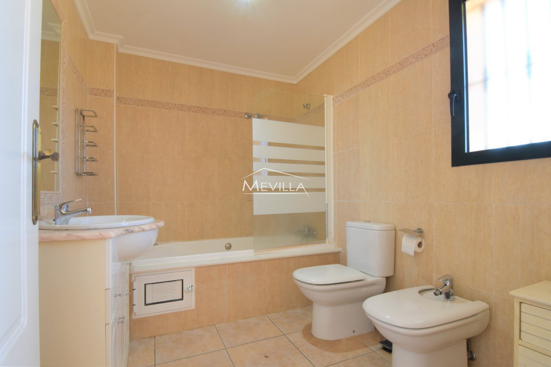 Reventes - Villa - Orihuela Costa - Villamartin